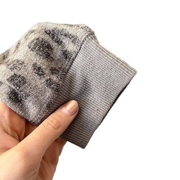 Lucky Brand cheetah print long sleeved top sweater soft comfortable casual - Picture 3 of 5